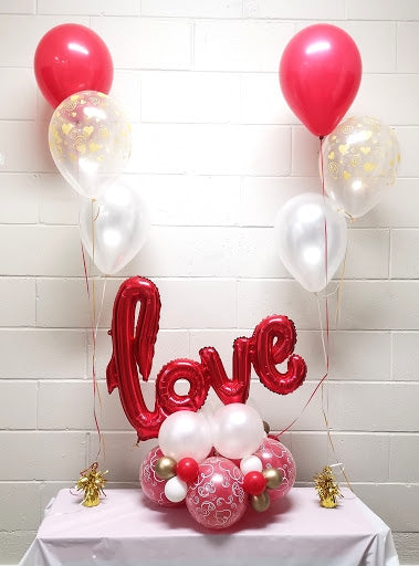 In Love Balloons Centerpiece